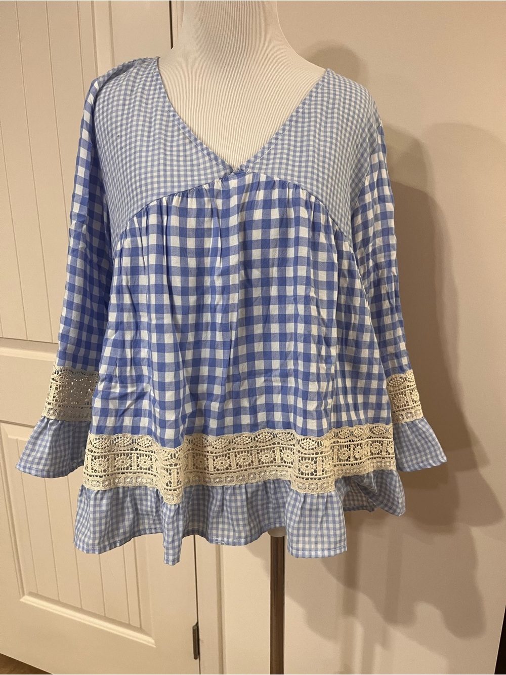 Listicle Blue Gingham Lace-Trim Peplum Tunic